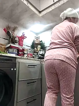 Snapshot of lolo890 chatting on April 13, 2026, 9:52 pm lolo890 online show from April 13, 2026, 9:52 pm