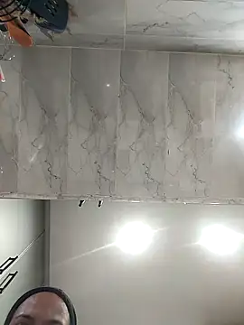 Snapshot of lolo890 chatting on April 5, 2026, 9:43 pm lolo890 online show from April 5, 2026, 9:43 pm