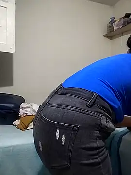 Snapshot of lolo890 chatting on April 15, 2026, 10:10 pm lolo890 online show from April 15, 2026, 10:10 pm