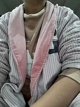 Snapshot of lolo890 chatting on March 12, 2026, 7:29 pm lolo890 online show from March 12, 2026, 7:29 pm