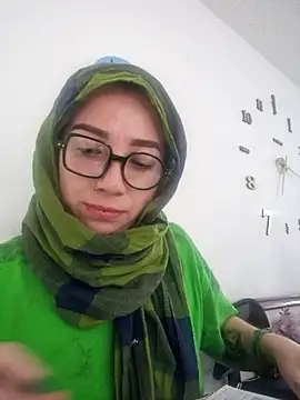 Yashira Jaziri online show from November 6, 2025, 8:35 pm