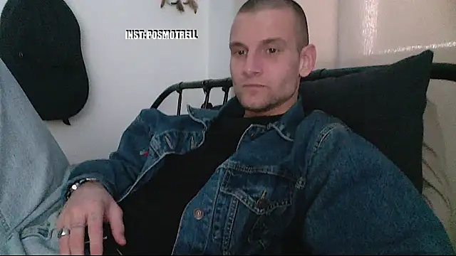 ETHAN MOORE online show from April 12, 2026, 11:24 am