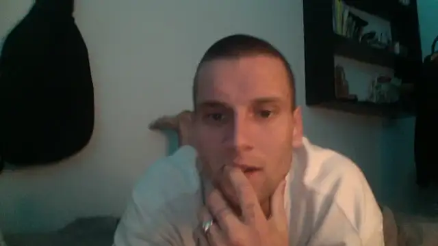 ETHAN MOORE online show from June 5, 2026, 1:43 am