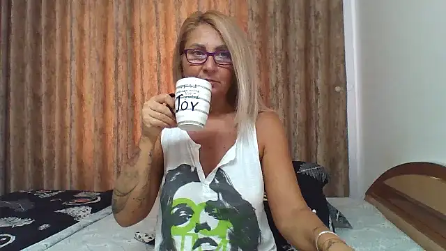 Snapshot of PussyEvely chatting on September 26, 2025, 7:59 am PussyEvely online show from September 26, 2025, 7:59 am