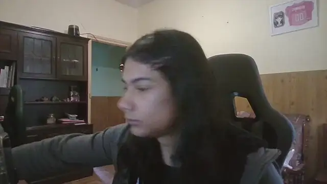 Snapshot of calliemaggotbone chatting on April 16, 2026, 5:47 pm calliemaggotbone online show from April 16, 2026, 5:47 pm