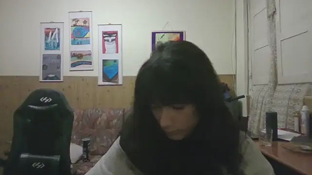 calliemaggotbone online show from November 19, 2025, 12:32 am