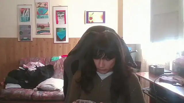 calliemaggotbone online show from November 26, 2025, 1:44 pm