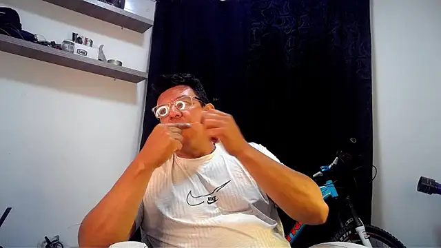 Snapshot of pedropicapi chatting on May 4, 2026, 1:53 am pedropicapi online show from May 4, 2026, 1:53 am