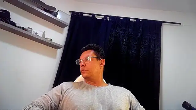 Snapshot of pedropicapi chatting on April 28, 2026, 3:11 am pedropicapi online show from April 28, 2026, 3:11 am
