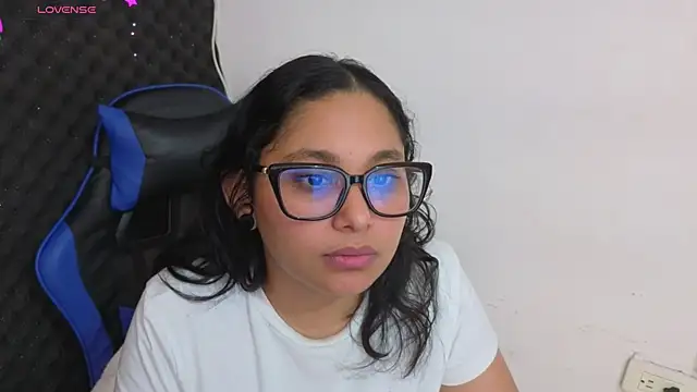 Snapshot of Cuteprincess21 chatting on April 1, 2026, 12:50 pm Cuteprincess21 online show from April 1, 2026, 12:50 pm