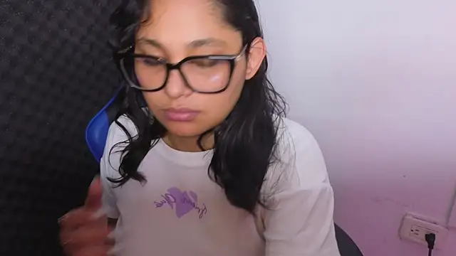 Snapshot of Cuteprincess21 chatting on April 2, 2026, 7:42 pm Cuteprincess21 online show from April 2, 2026, 7:42 pm