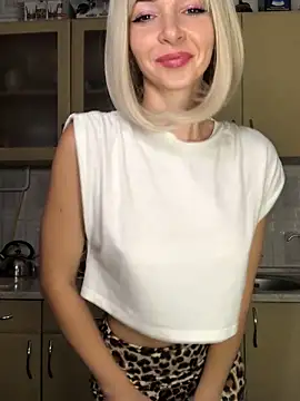 Snapshot of Kristina03 chatting on October 15, 2025, 9:23 pm Kristina03 online show from October 15, 2025, 9:23 pm