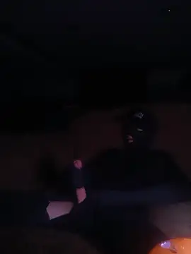 Snapshot of Cushington chatting on April 1, 2026, 8:04 am Cushington online show from April 1, 2026, 8:04 am