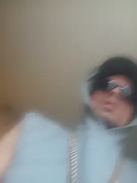 Snapshot of Cushington chatting on April 2, 2026, 9:54 pm Cushington online show from April 2, 2026, 9:54 pm