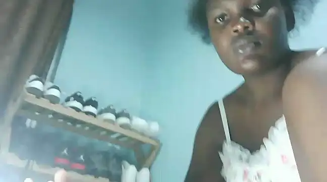 cute roxie online show from January 27, 2025, 9:22 pm