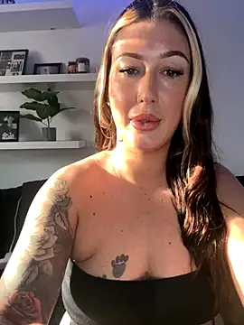 MissyLeeX online show from October 5, 2025, 8:49 am