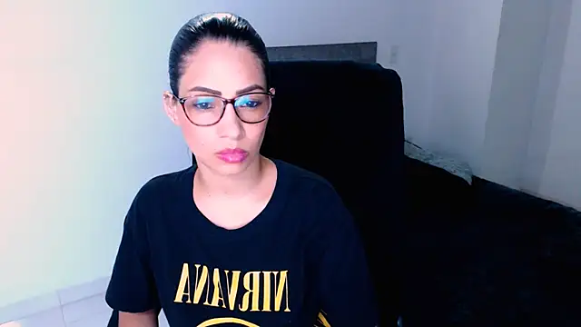 diana  34 online show from May 15, 2026, 12:19 am