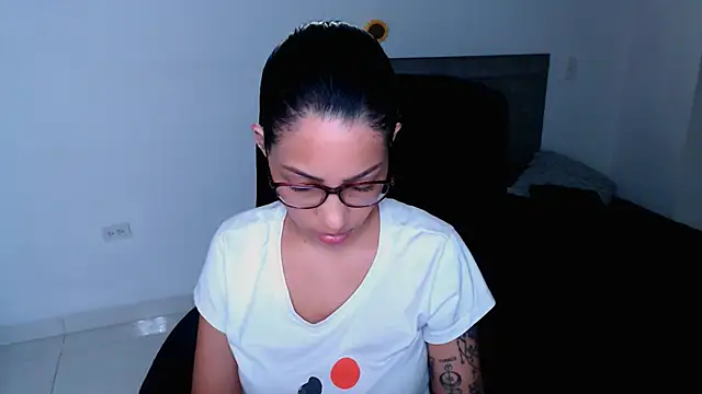 diana  34 online show from May 13, 2026, 11:34 pm