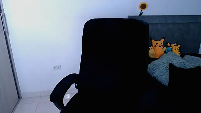 diana  34 online show from May 16, 2026, 12:42 am