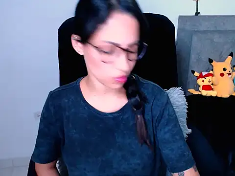 diana  34 online show from February 26, 2026, 12:43 am