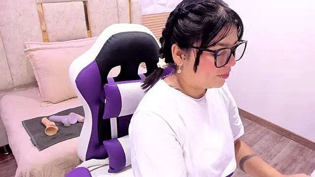 PauletteJ online show from October 3, 2025, 12:06 pm