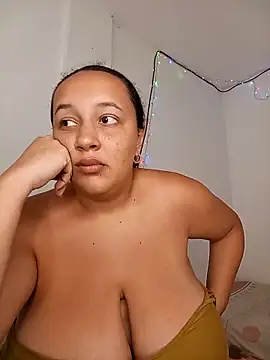 Snapshot of Miss-boobs chatting on March 16, 2025, 6:44 pm Miss-boobs online show from March 16, 2025, 6:44 pm