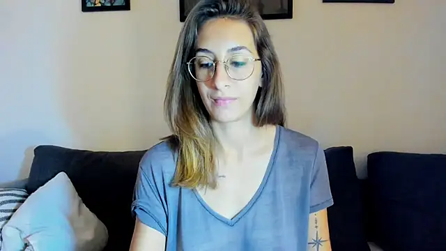 DesireMore90 online show from October 16, 2025, 7:33 pm