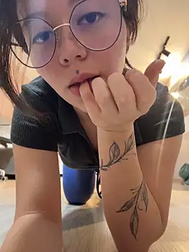 abbyhall  online show from May 26, 2026, 8:07 pm