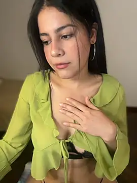 CuteKira7 online show from May 6, 2026, 2:59 am