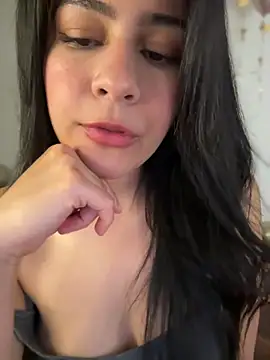 Snapshot of CuteKira7 chatting on April 11, 2026, 7:45 am CuteKira7 online show from April 11, 2026, 7:45 am