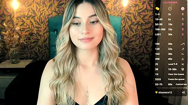 Snapshot of KiaraCarter chatting on February 26, 2025, 7:42 pm KiaraCarter online show from February 26, 2025, 7:42 pm