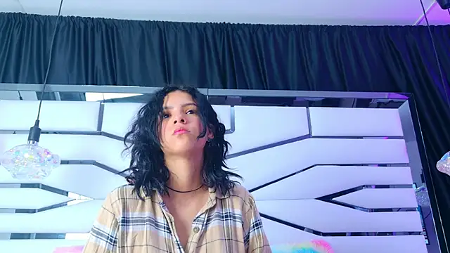 Iris Ross  online show from March 11, 2025, 11:23 am