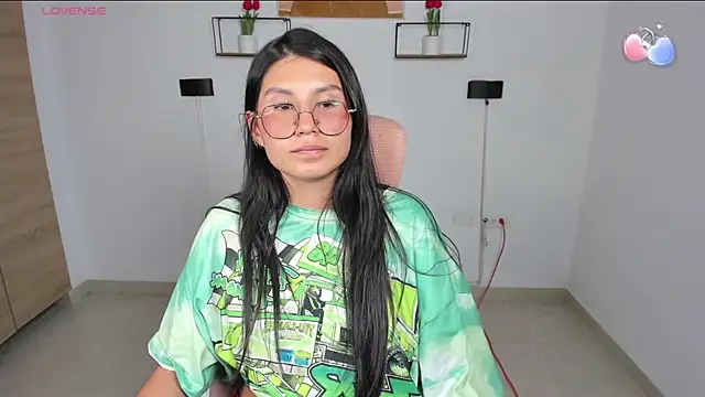 Snapshot of emily_villamil chatting on July 25, 2026, 11:11 pm emily villamil online show from July 25, 2026, 11:11 pm