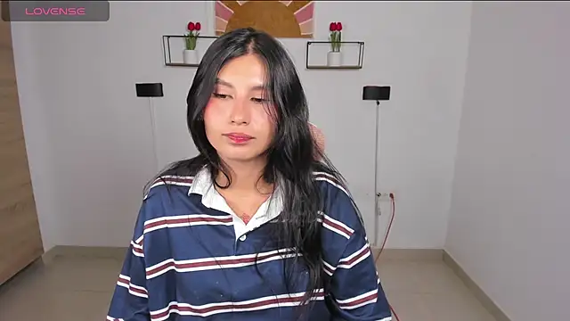 Snapshot of emily_villamil chatting on July 28, 2026, 9:25 pm emily villamil online show from July 28, 2026, 9:25 pm