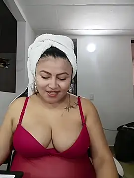 Snapshot of KathieBurning chatting on January 8, 2026, 6:58 pm KathieBurning online show from January 8, 2026, 6:58 pm