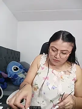 Snapshot of KathieBurning chatting on December 3, 2025, 4:28 pm KathieBurning online show from December 3, 2025, 4:28 pm