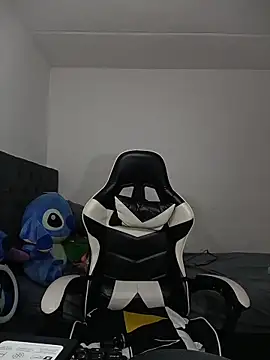 Snapshot of KathieBurning chatting on December 5, 2025, 7:01 pm KathieBurning online show from December 5, 2025, 7:01 pm