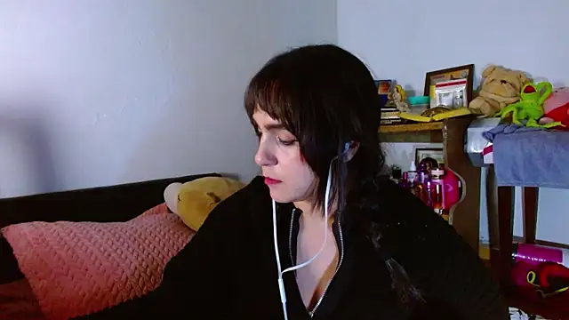 Snapshot of collette_beaufoy_ chatting on June 14, 2026, 7:20 am collette beaufoy online show from June 14, 2026, 7:20 am