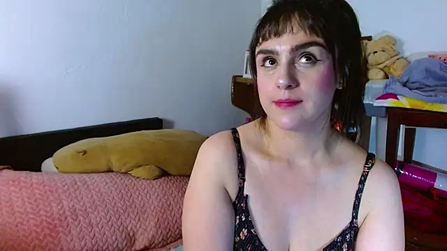 Snapshot of collette_beaufoy_ chatting on May 21, 2026, 4:10 am collette beaufoy online show from May 21, 2026, 4:10 am