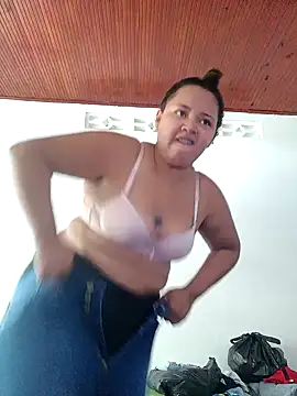 Snapshot of Julietha323 chatting on January 2, 2025, 6:56 pm Julietha323 online show from January 2, 2025, 6:56 pm