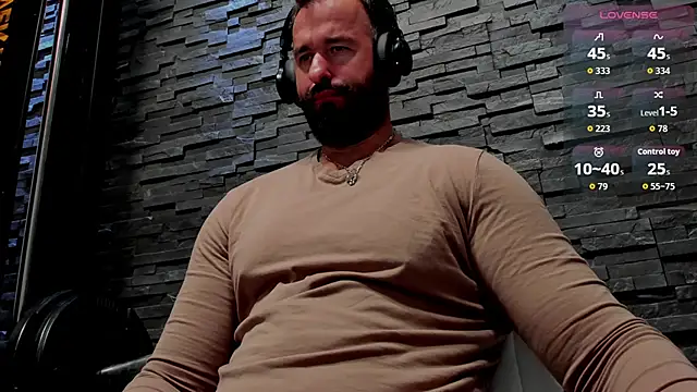 Snapshot of David_Big_Daddy chatting on October 2, 2025, 6:33 pm David Big Daddy online show from October 2, 2025, 6:33 pm