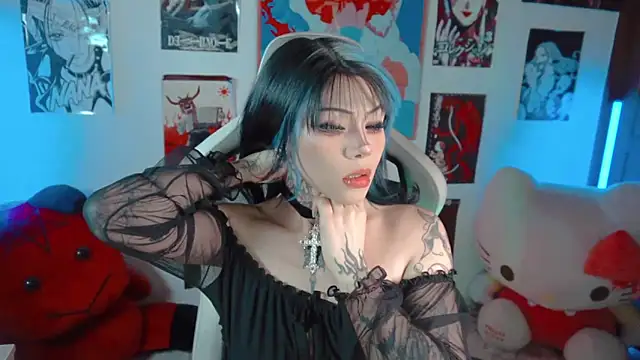 Deadly Doll online show from November 17, 2025, 9:19 pm