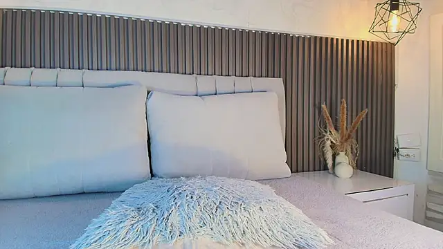 SHANONCLARK online show from March 17, 2026, 7:39 pm