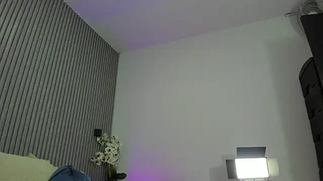 Snapshot of SHANONCLARK chatting on September 10, 2025, 11:20 am SHANONCLARK online show from September 10, 2025, 11:20 am