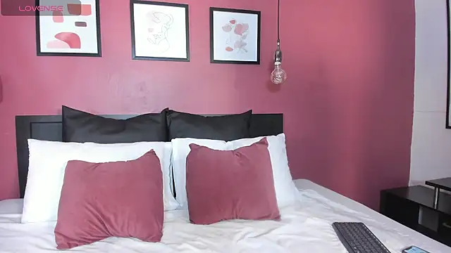 Snapshot of bhritany_brow chatting on November 5, 2025, 3:59 pm bhritany brow online show from November 5, 2025, 3:59 pm