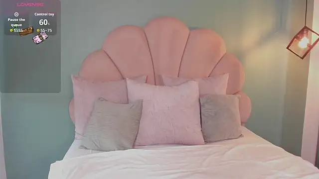 Snapshot of bhritany_brow chatting on October 25, 2025, 7:58 pm bhritany brow online show from October 25, 2025, 7:58 pm