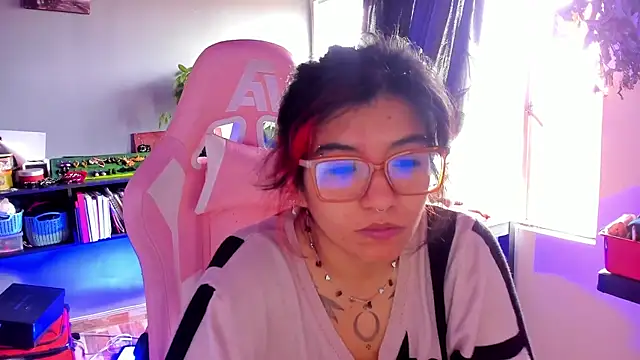 annie walker6 online show from December 18, 2025, 6:56 pm