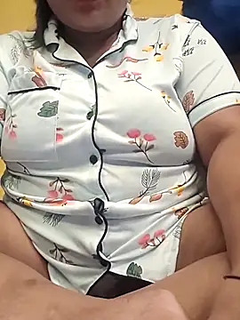 flamingoss online show from November 4, 2025, 7:39 pm