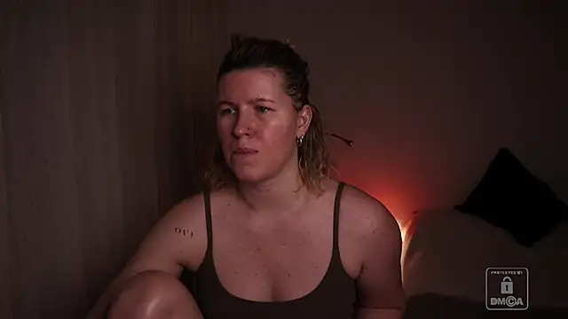 moonamii online show from February 11, 2026, 7:03 pm