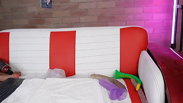 miss canndy online show from March 13, 2026, 6:35 pm